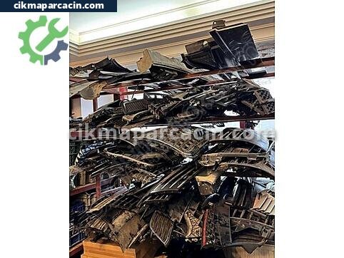 Volkswagen Passat Ön Panjur çıkma parça