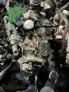 Volkswagen Jetta Orijinal Çıkma Benzin Motor Komple