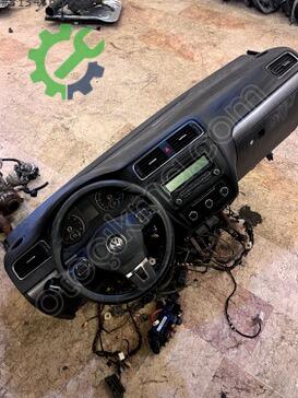 Volkswagen Jetta Göğüs çıkma parça