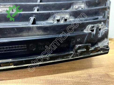 Volkswagen Jetta Ön Panjur NO181 çıkma parça
