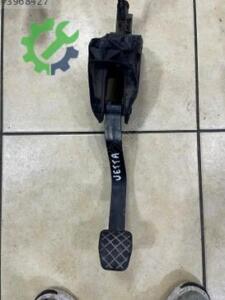Pedal Volkswagen Jetta — Sökme Çıkma (2. Adet)