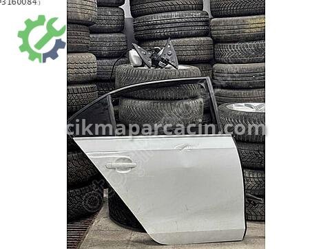Volkswagen Jetta Sağ Arka Kapı çıkma parça