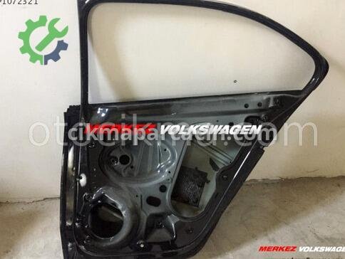 Volkswagen Jetta Sağ Arka Kapı 5C6833056 çıkma parça