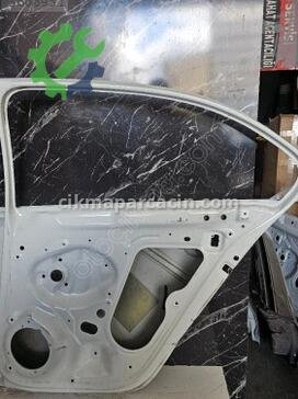 Volkswagen Jetta Sağ Arka Kapı 5C6833056 çıkma parça