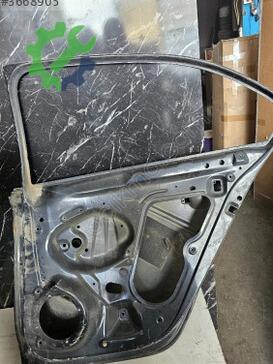 Volkswagen Jetta Sağ Arka Kapı 5C6833056 çıkma parça