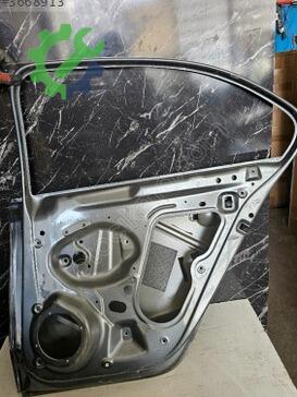 Volkswagen Jetta Sağ Arka Kapı 5C6833056 çıkma parça