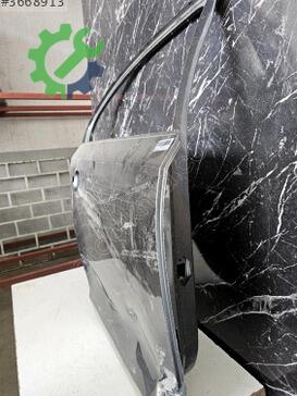 Volkswagen Jetta Sağ Arka Kapı 5C6833056 çıkma parça