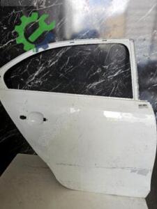 VOLKSWAGEN JETTA SAĞ ARKA KAPI 5C6833056