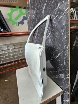 Volkswagen Jetta Sağ Arka Kapı 5C6833056 çıkma parça