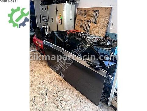 Volkswagen Jetta Sağ Kapı çıkma parça