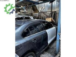 VOLKSWAGEN JETTA SAĞ KAPILAR