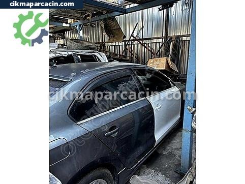 Volkswagen Jetta Sağ Kapı çıkma parça