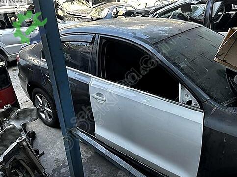 Volkswagen Jetta Sağ Kapı çıkma parça
