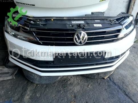 Volkswagen Jetta Sağ Ön Far çıkma parça