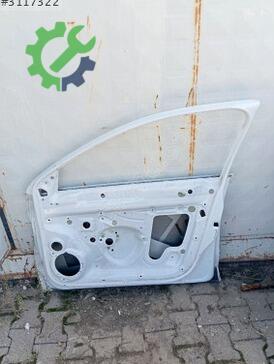 Volkswagen Jetta Sağ Ön Kapı çıkma parça