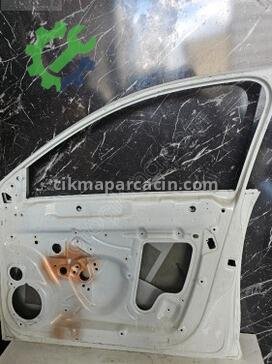 Volkswagen Jetta Sağ Ön Kapı 5C6831056 çıkma parça