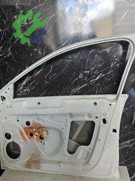 Volkswagen Jetta Sağ Ön Kapı 5C6831056 çıkma parça