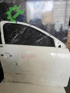 VOLKSWAGEN JETTA SAĞ ÖN KAPI 5C6831056
