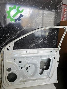 Volkswagen Jetta Sağ Ön Kapı 5C6831056 çıkma parça