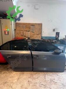 Volkswagen Jetta Sağ Ön Ve Arka Kapı