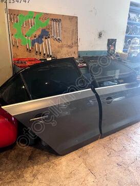 Volkswagen Jetta Sağ Ön Kapı çıkma parça