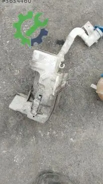 Volkswagen Jetta Cam Suyu Deposu çıkma parça