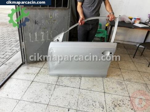 Volkswagen Jetta Sol Ön Kapı çıkma parça