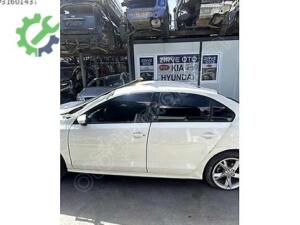 Volkswagen Jetta sol ön sol arka kapı