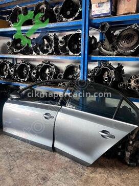 Volkswagen Jetta Sol Ön Kapı 5C6831055 çıkma parça