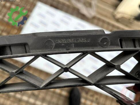 Volkswagen Jetta Tampon Izgarası 5C6805705 çıkma parça