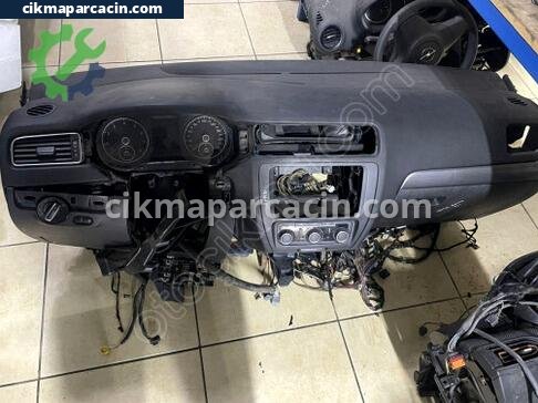 Volkswagen Jetta Torpido çıkma parça