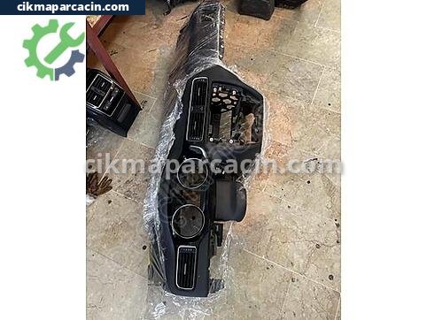 Volkswagen Jetta Torpido çıkma parça
