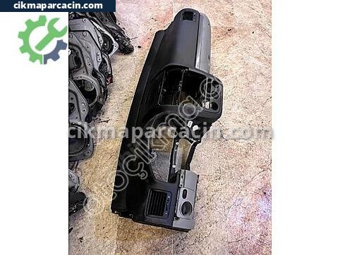 Volkswagen Golf Torpido çıkma parça