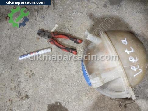 Volkswagen Jetta Yedek Su Deposu çıkma parça
