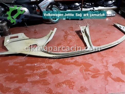Volkswagen Jetta Sağ Çamurluk çıkma parça