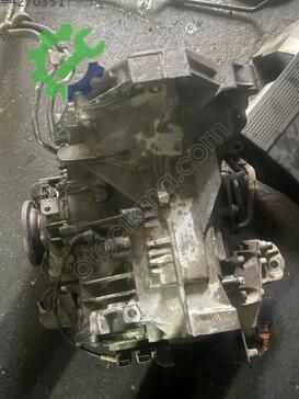 Volkswagen Passat Şanzıman Komple 4ILERI çıkma parça