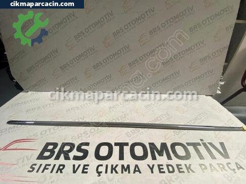 Volkswagen Passat Sağ Ön Kapı çıkma parça
