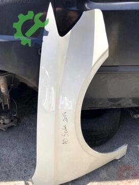 Volkswagen Passat Sağ Ön Çamurluk çıkma parça