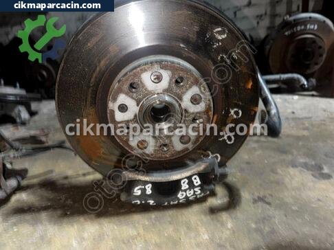 Volkswagen Passat Sağ Ön Taşıyıcı çıkma parça