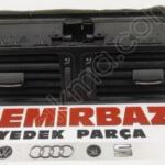 Çıkma Orijinal Göğüs Volkswagen Passat 2006-2011 3C1819728E