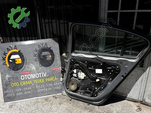 Volkswagen Passat Sağ Arka Kapı çıkma parça