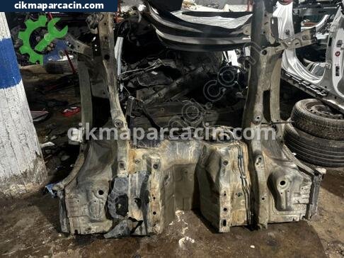 Volkswagen Passat Ön Şasi çıkma parça