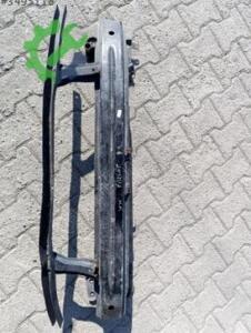 Volkswagen Passat B6 ön tampon demiri