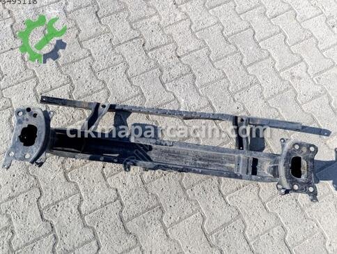 Volkswagen Passat Ön Tampon Demiri çıkma parça