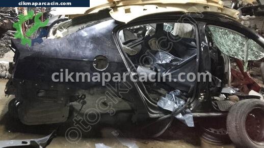 Volkswagen Passat Arka Çamurluk çıkma parça