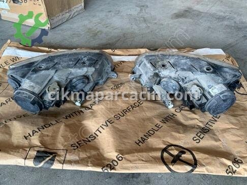 Volkswagen Passat Sağ Ön Far çıkma parça