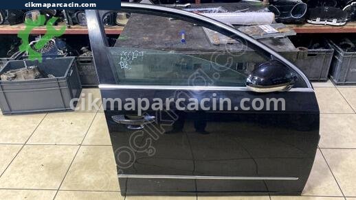 Volkswagen Passat Sağ Ön Kapı çıkma parça