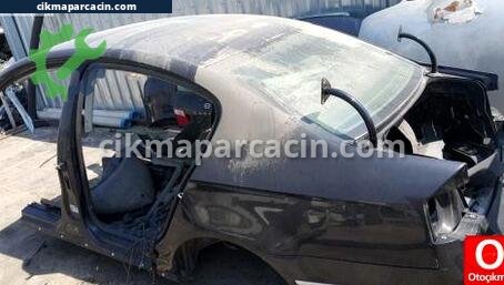 Volkswagen Passat Arka Tavan Çıtası çıkma parça