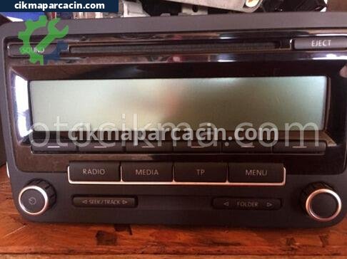 Volkswagen Passat Teyp çıkma parça
