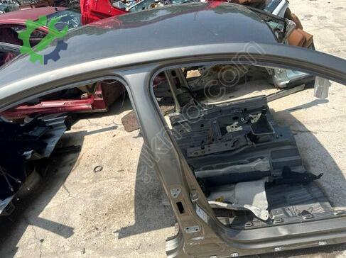 Volkswagen Passat Tavan çıkma parça